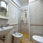 Seafront Bright Flat-beahost ביביונה