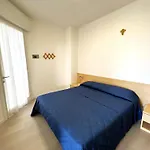 Seafront Bright Flat-beahost דירה