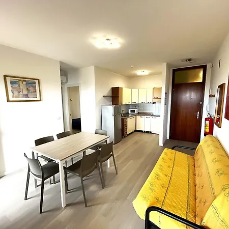 Seafront Bright Flat-beahost بيبيوني