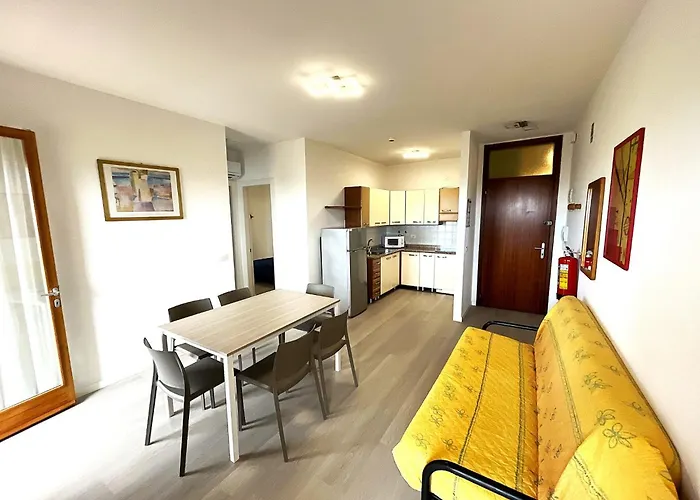 Seafront Bright Flat-beahost ביביונה