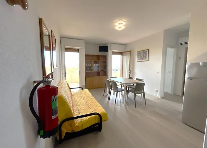 Seafront Bright Flat-beahost ביביונה